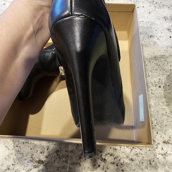 Jessica Simpson Addey Booties - Picture 6 of 13